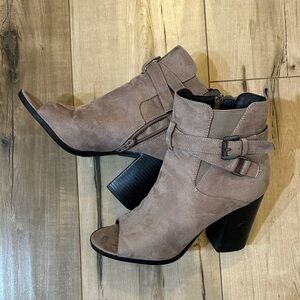 Stylish London Rag Women's Taupe Ankle Booties